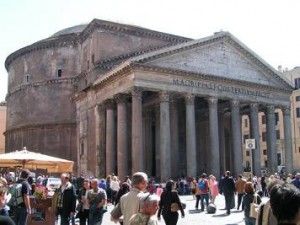 Pantheon in Rome - best preserved Roman building | Italy