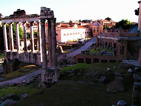 Foro Romano - one of the most important archaeological sites in the world | Italy