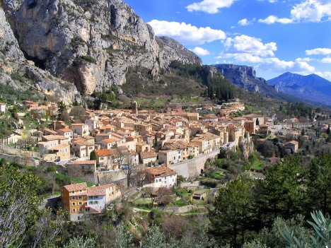 Moustiers-Sainte-Marie village, Alpes-de-Haute-Provence, France