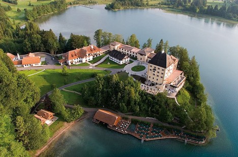 Schloss Fuschl in its royal spot overlooking lake Fuschl
